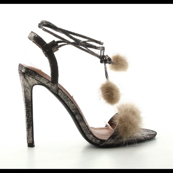 Pom Pom Sandals - Picture 4 of 6